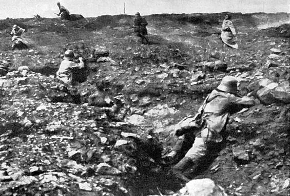 Trench warfare between French and German troops during the First World War